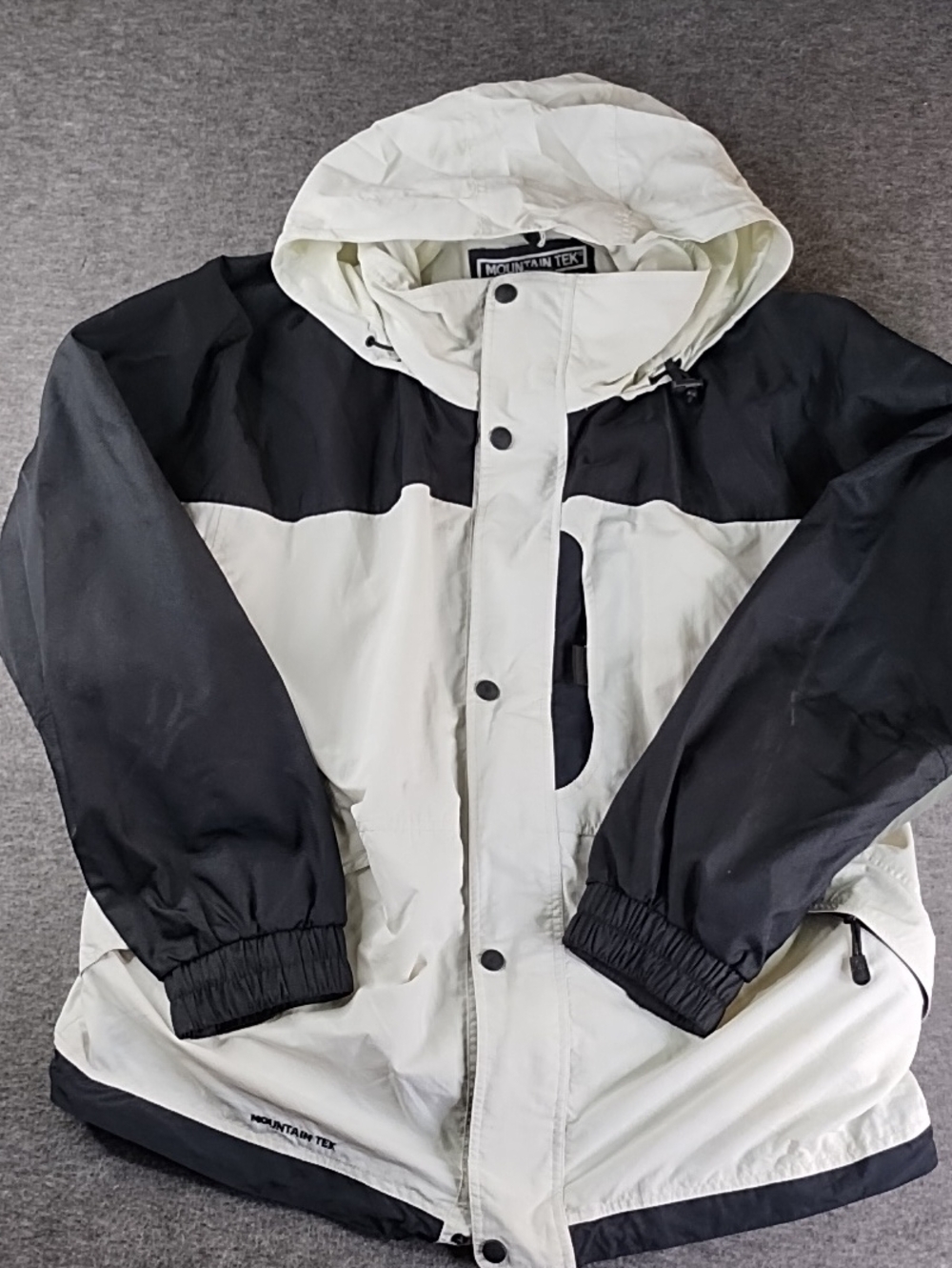 Vintage Mountain Tek Men’s Black & White Hooded Coat
